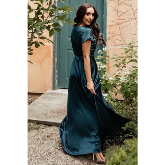 Baltic Born Krystal Deep Blue Satin Short Sleeve Maxi Wrap Gown Size Large NWT - Picture 5 of 10